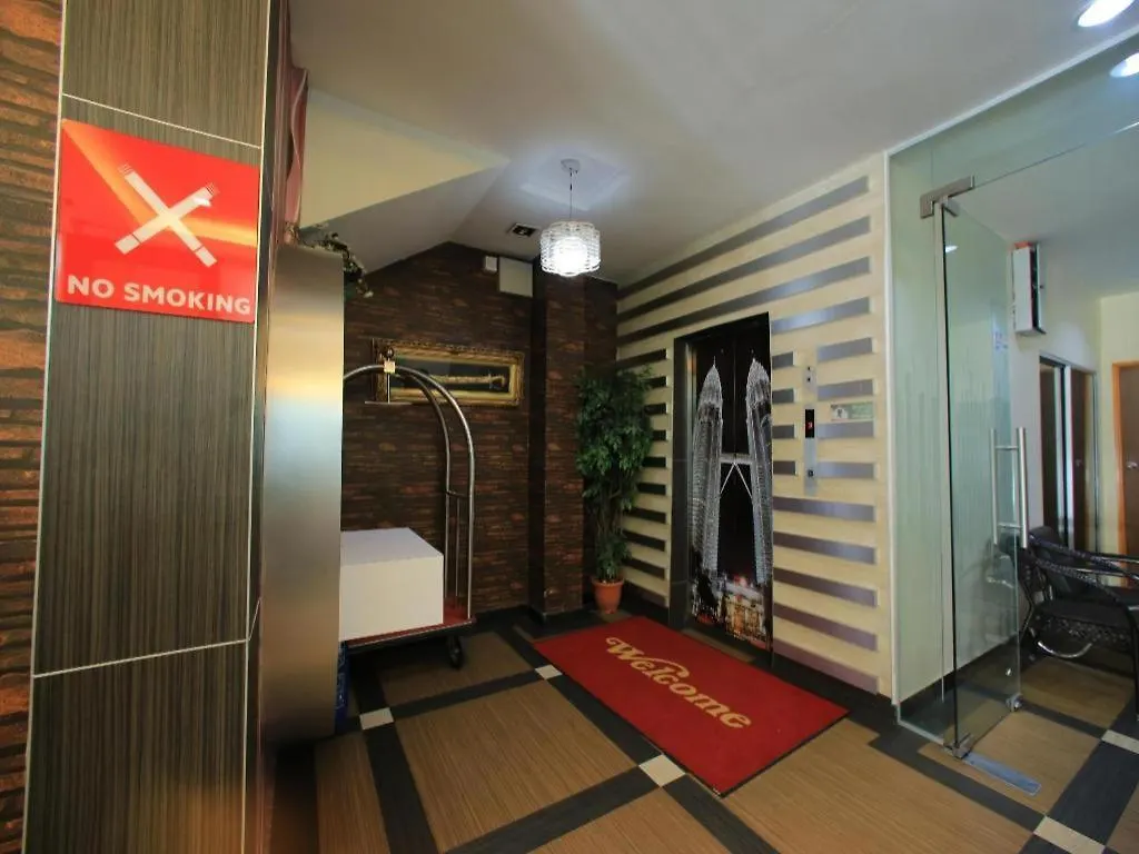 Oyo 115 Hotel Safari 1 Ampang
